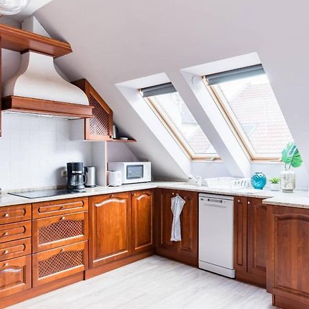Sunny And Central Penthouse With Private Garage Budapest Ngoại thất bức ảnh