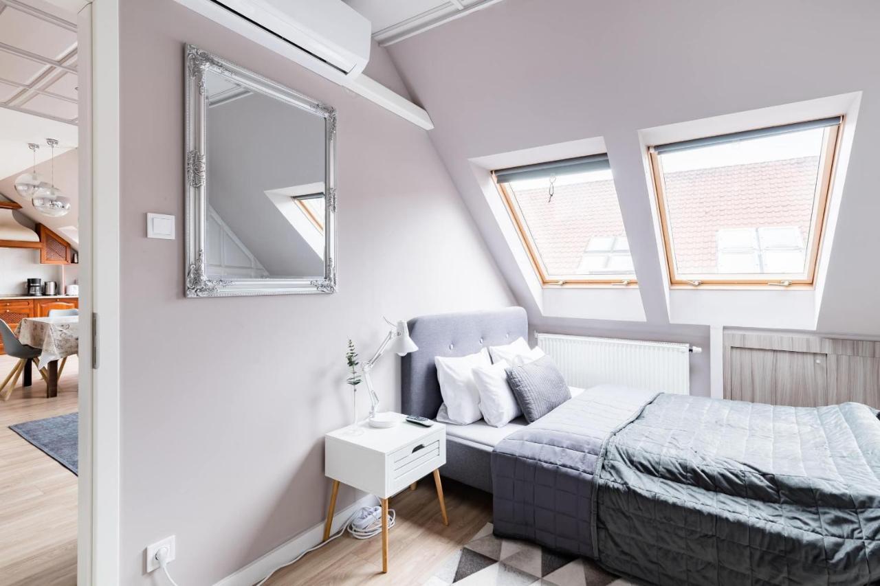 Sunny And Central Penthouse With Private Garage Budapest Ngoại thất bức ảnh