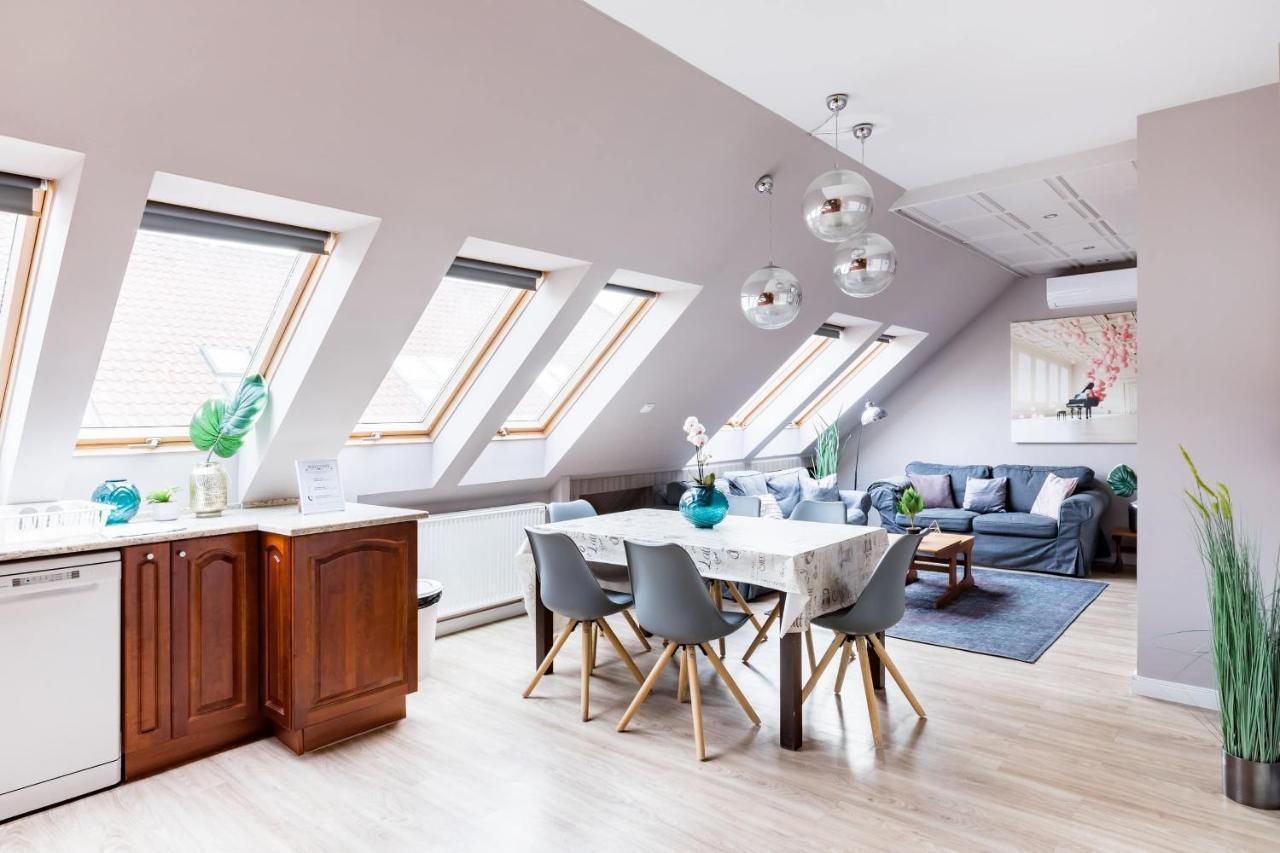 Sunny And Central Penthouse With Private Garage Budapest Ngoại thất bức ảnh