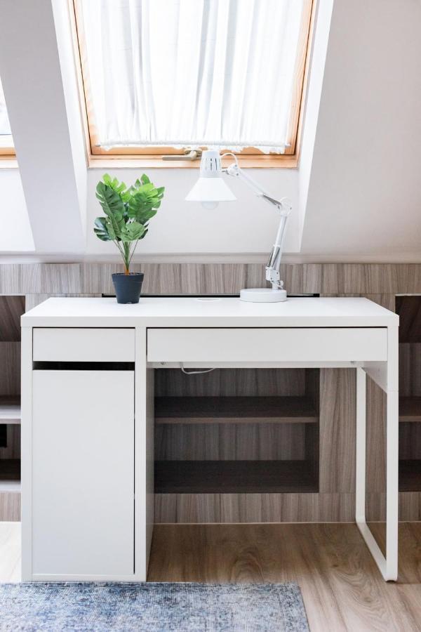 Sunny And Central Penthouse With Private Garage Budapest Ngoại thất bức ảnh