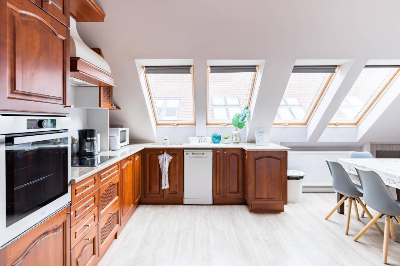 Sunny And Central Penthouse With Private Garage Budapest Ngoại thất bức ảnh
