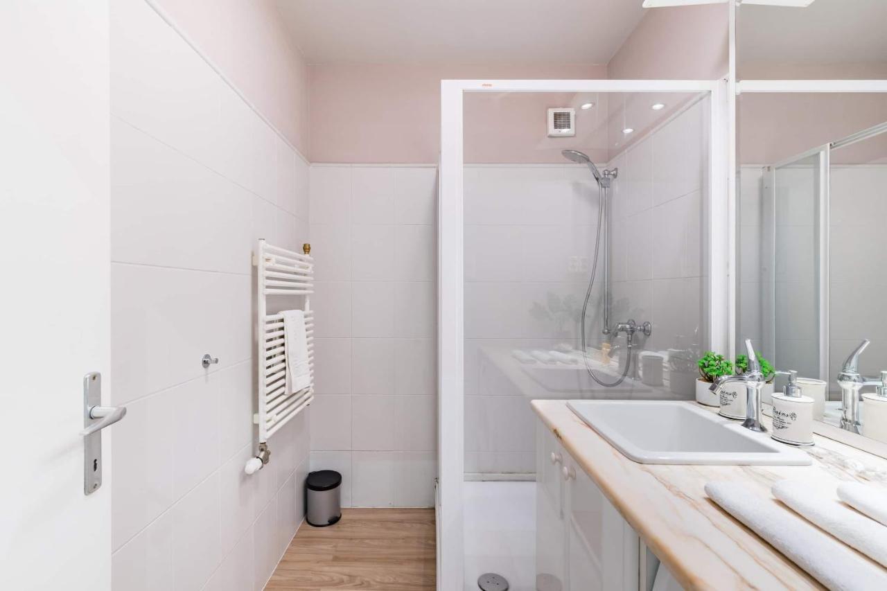 Sunny And Central Penthouse With Private Garage Budapest Ngoại thất bức ảnh