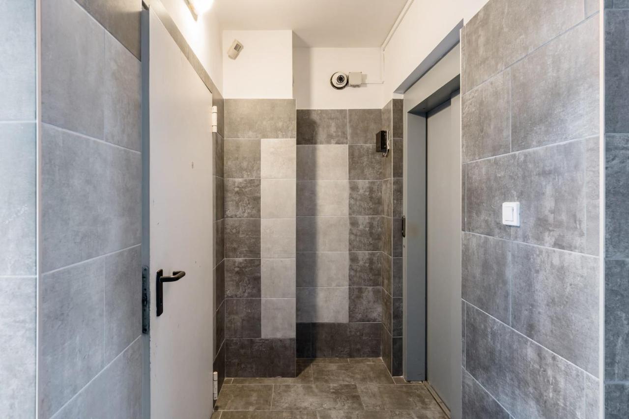 Sunny And Central Penthouse With Private Garage Budapest Ngoại thất bức ảnh