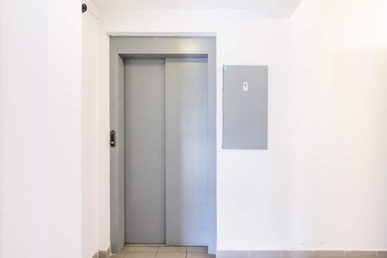 Sunny And Central Penthouse With Private Garage Budapest Ngoại thất bức ảnh