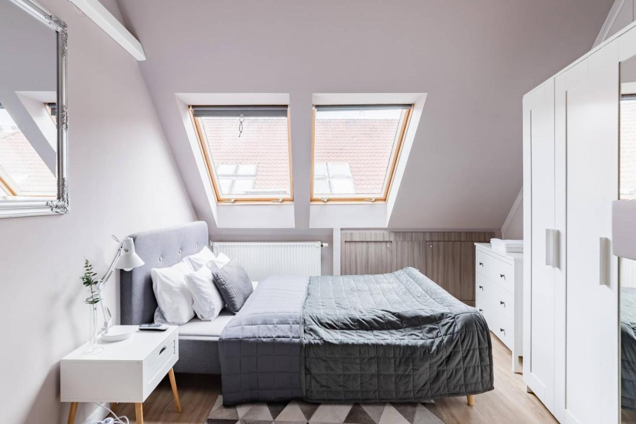 Sunny And Central Penthouse With Private Garage Budapest Ngoại thất bức ảnh