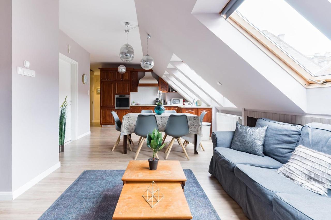 Sunny And Central Penthouse With Private Garage Budapest Ngoại thất bức ảnh